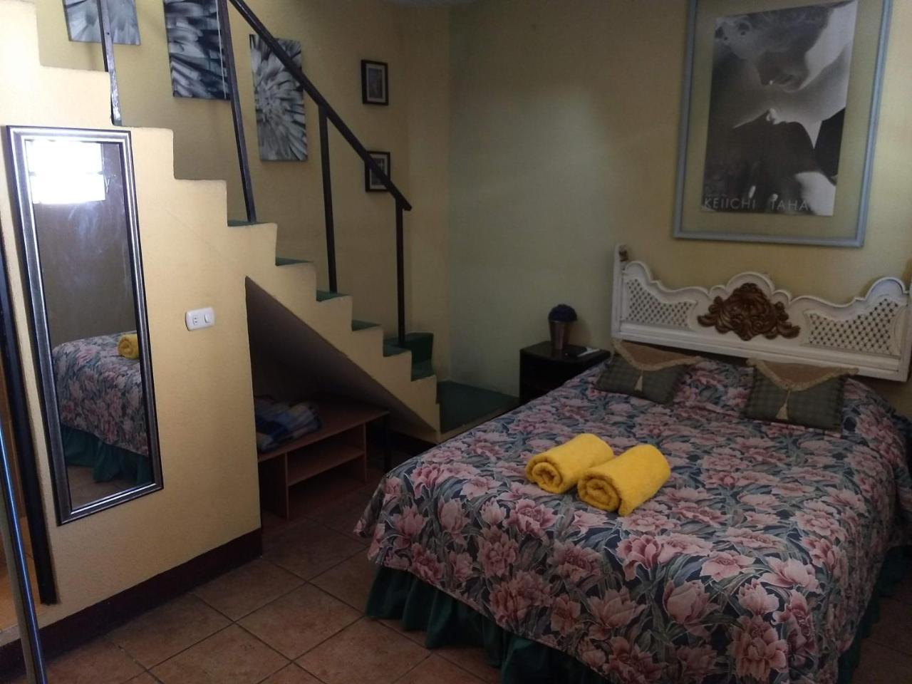 Bed and Breakfast Give House Guatemala-Stadt Exterior foto