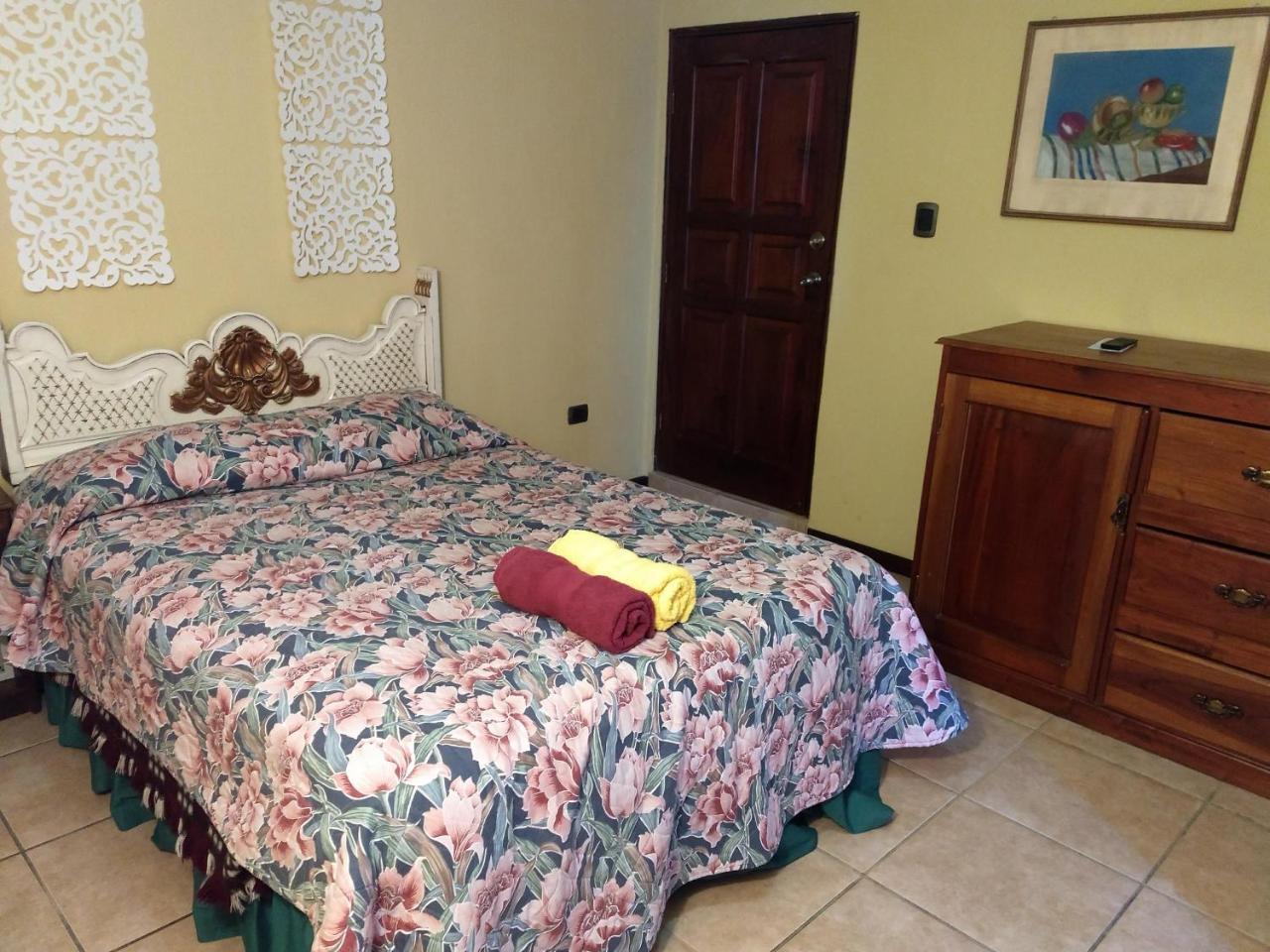 Bed and Breakfast Give House Guatemala-Stadt Exterior foto